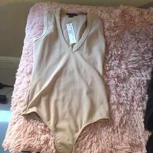 NWT Drew v neck body suit size small